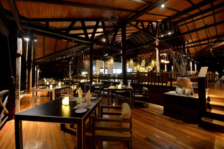 Borneo Rainforest Lodge - Restaurant View 1
